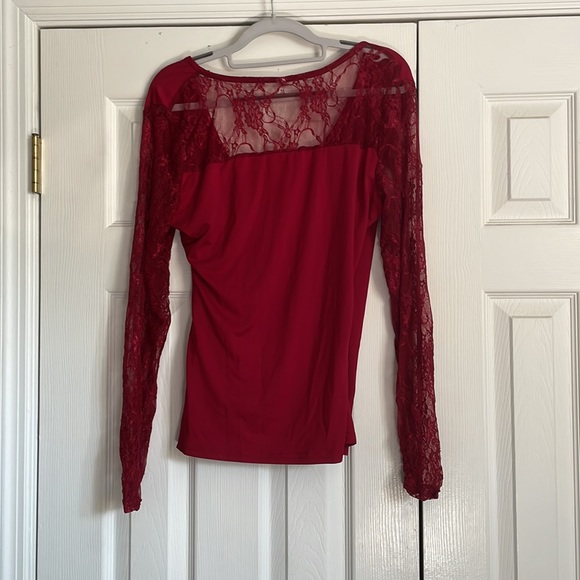 Red wine lace top. Raucous front. NWT Size L - Picture 4 of 4
